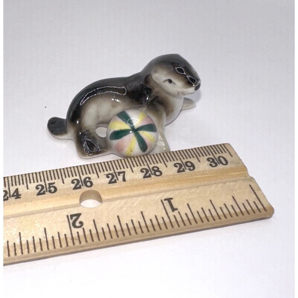 Vintage Seal Figurine Sits by Ball Porcelain Sea Lion Ceramic Animal Miniature - Picture 5 of 6